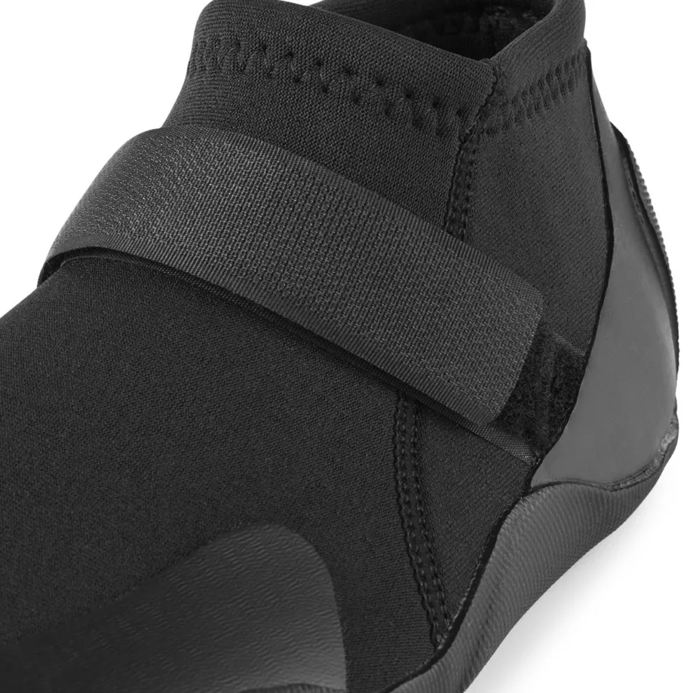 Pursuit Shoe