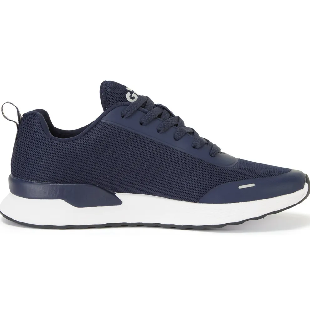 Savona Trainer