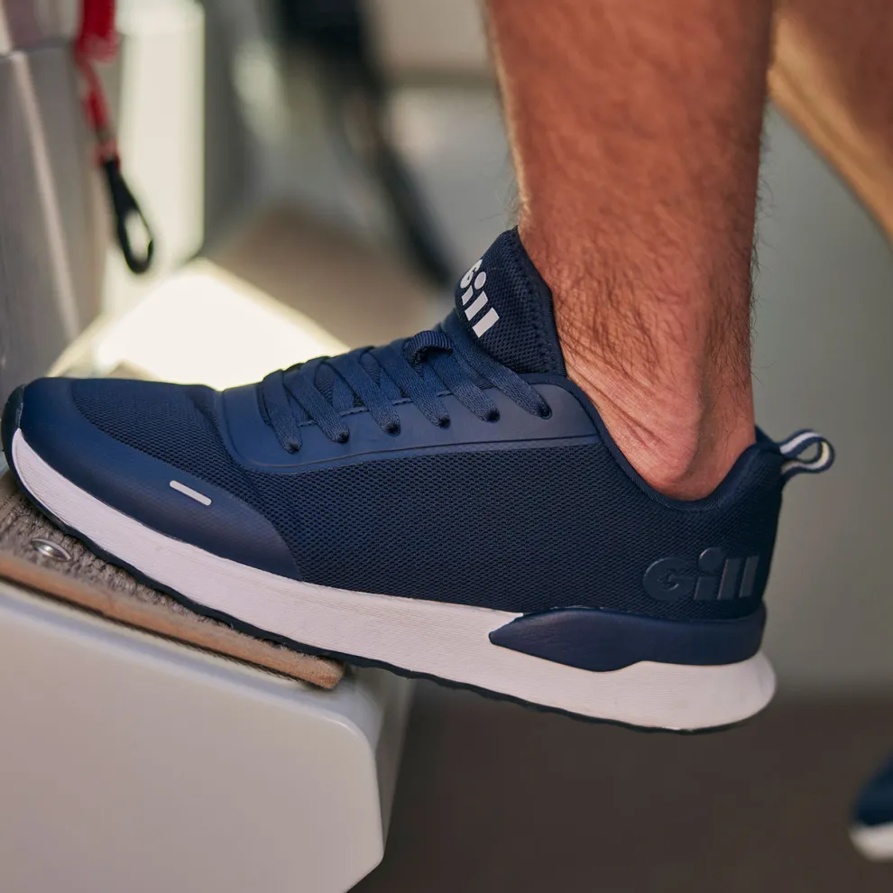 Savona Trainer