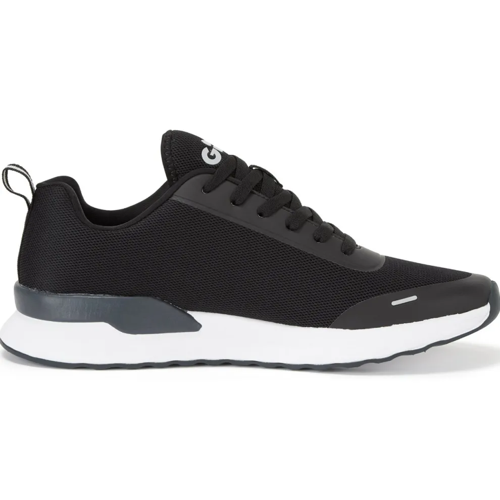 Savona Trainer